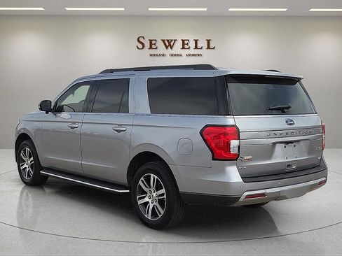Used 2022 Ford Expedition Max XLT AWD/4WD image 3