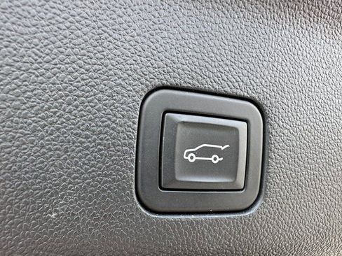 Used 2025 Chevrolet Tahoe RST image 15