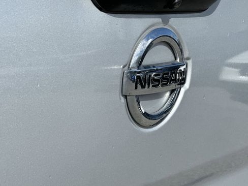 Used 2018 Nissan Titan SV w/ SV Convenience Package image 10