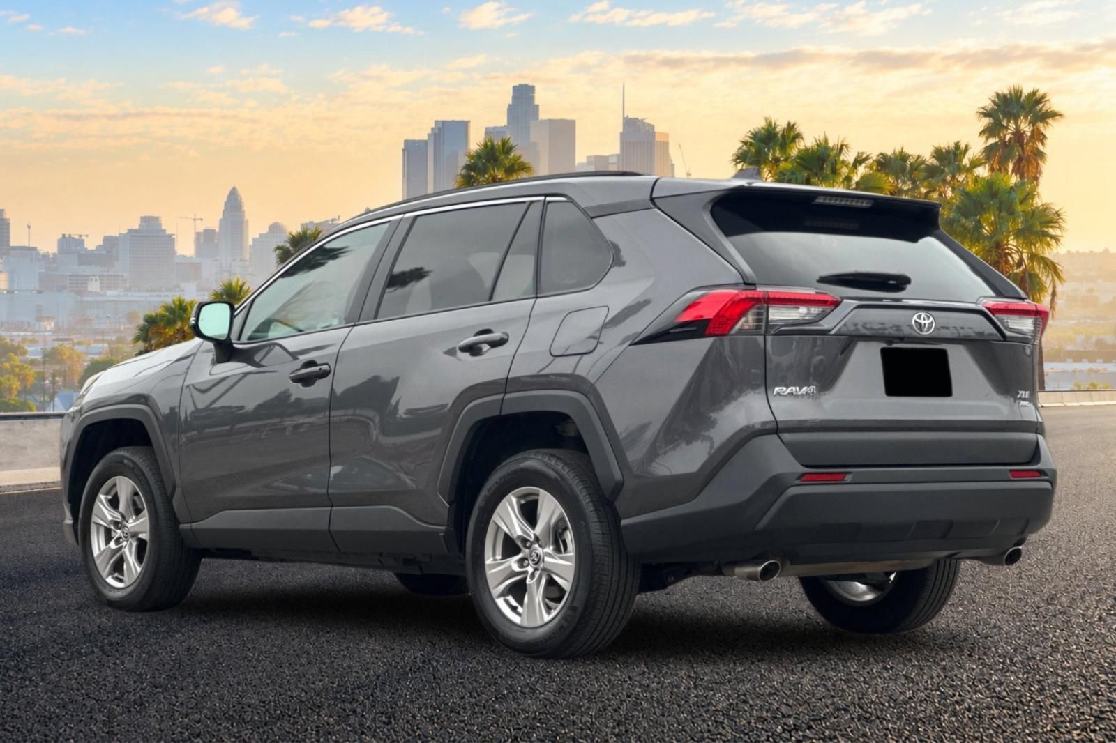 Used 2025 Toyota RAV4 XLE AWD/4WD image 6