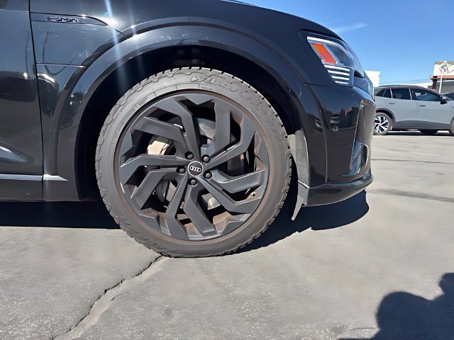 Used 2024 Audi Q8 e-tron Premium Plus w/ Premium Plus Package AWD/4WD image 11