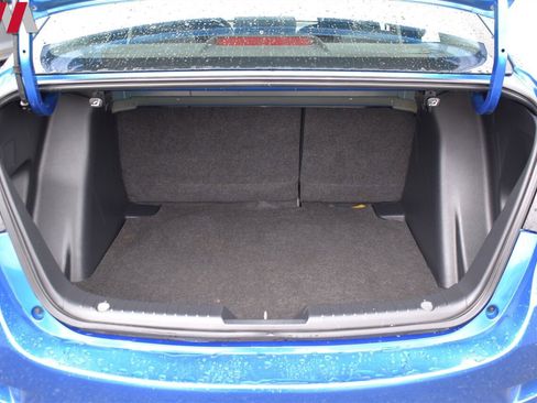 Used 2019 Toyota Yaris XLE image 27