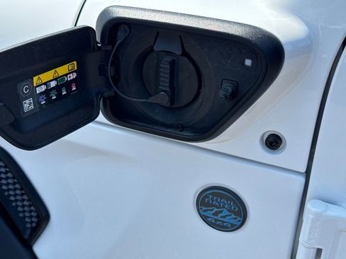 Certified 2023 Jeep Wrangler Unlimited w/ Cold Weather Group AWD/4WD image 10