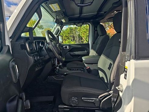 Used 2022 Jeep Wrangler Sport image 10