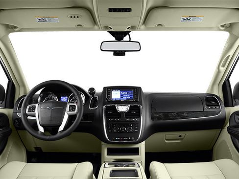 Used 2014 Chrysler Town & Country Touring-L w/ Driver Convenience Group FWD image 11