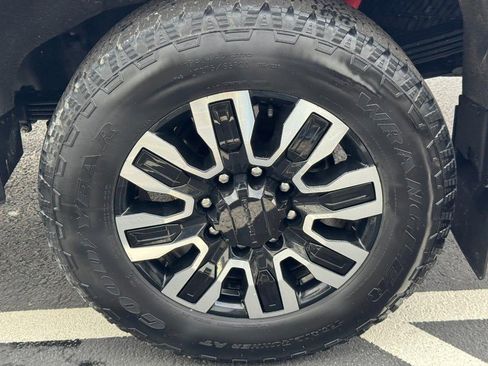 Used 2024 GMC Sierra 2500 Denali Ultimate image 10