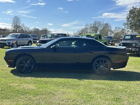 Used 2023 Dodge Challenger SXT w/ Blacktop Package image 9