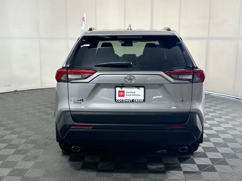 Used 2025 Toyota RAV4 XLE w/ Convenience Package FWD image 4