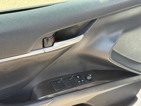 Used 2022 Toyota Camry LE AWD/4WD image 18