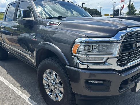 Used 2023 RAM 2500 Limited AWD/4WD image 4