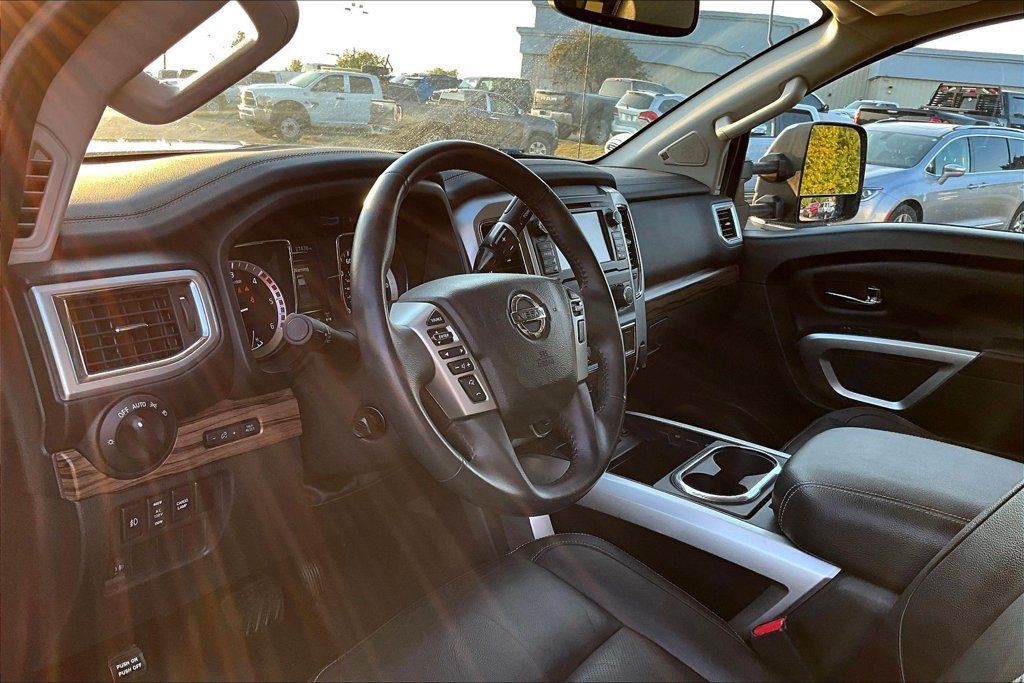 Used 2018 Nissan Titan SL w/ Texas Titan Edition AWD/4WD image 13