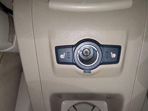 Used 2008 Saturn Vue XR w/ Premium Trim Package FWD image 39
