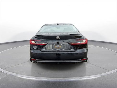 New 2026 Toyota Camry SE image 7
