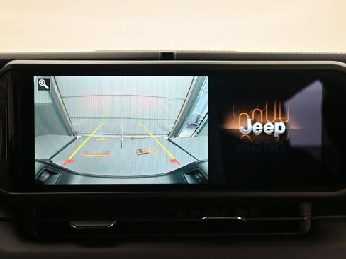 Used 2024 Jeep Gladiator Sport w/ Premium Package AWD/4WD image 21