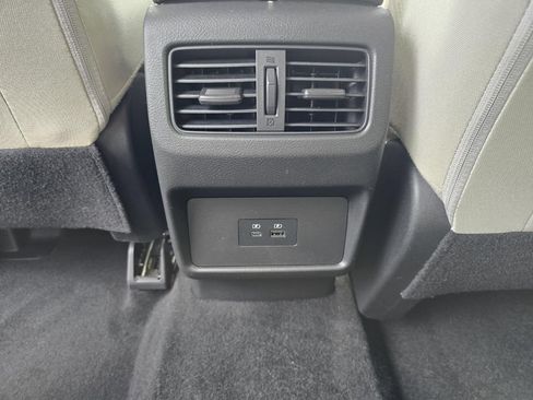 Used 2023 Nissan Rogue SV FWD image 12