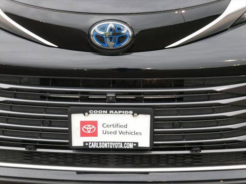 Certified 2022 Toyota Sienna Platinum AWD/4WD image 9