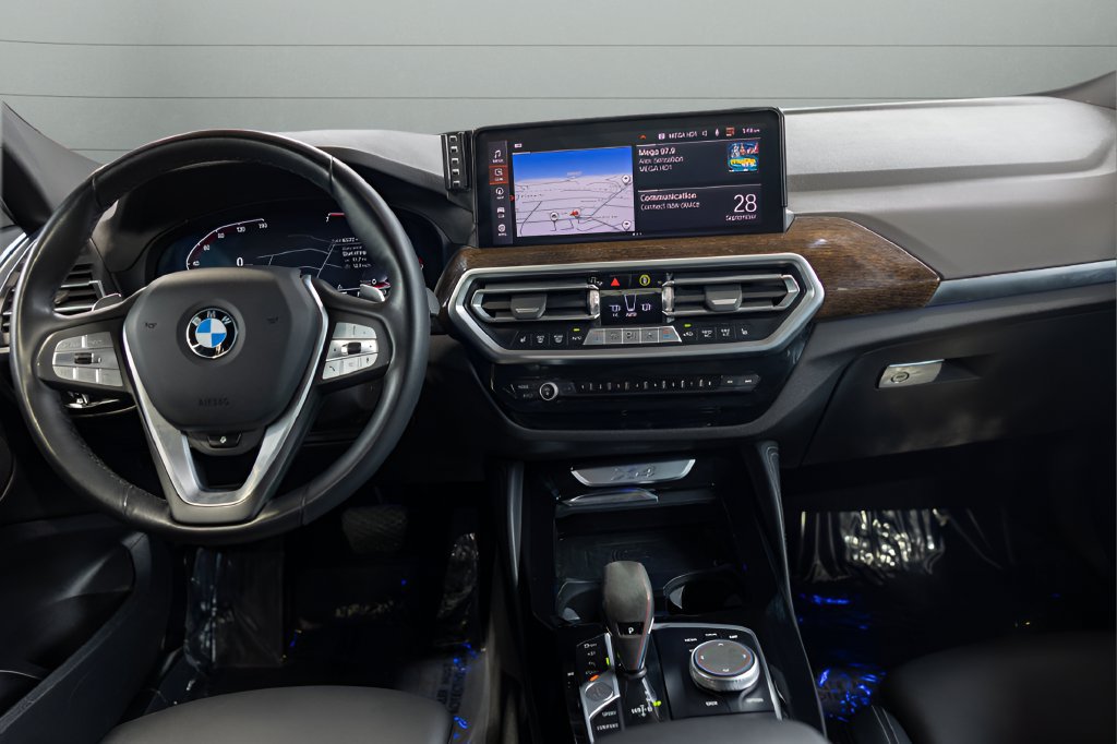 Used 2024 BMW X4 xDrive30i AWD/4WD image 25
