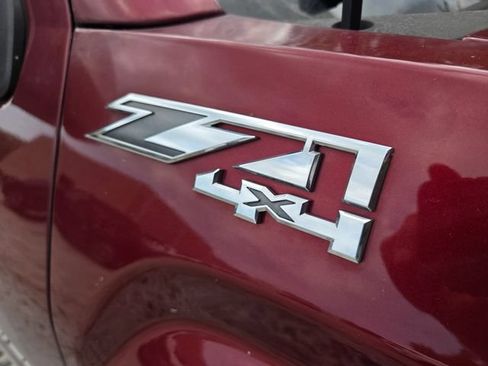 Used 2017 GMC Sierra 1500 SLT w/ SLT Preferred Package AWD/4WD image 3
