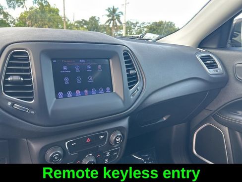Certified 2019 Jeep Compass Latitude FWD image 13