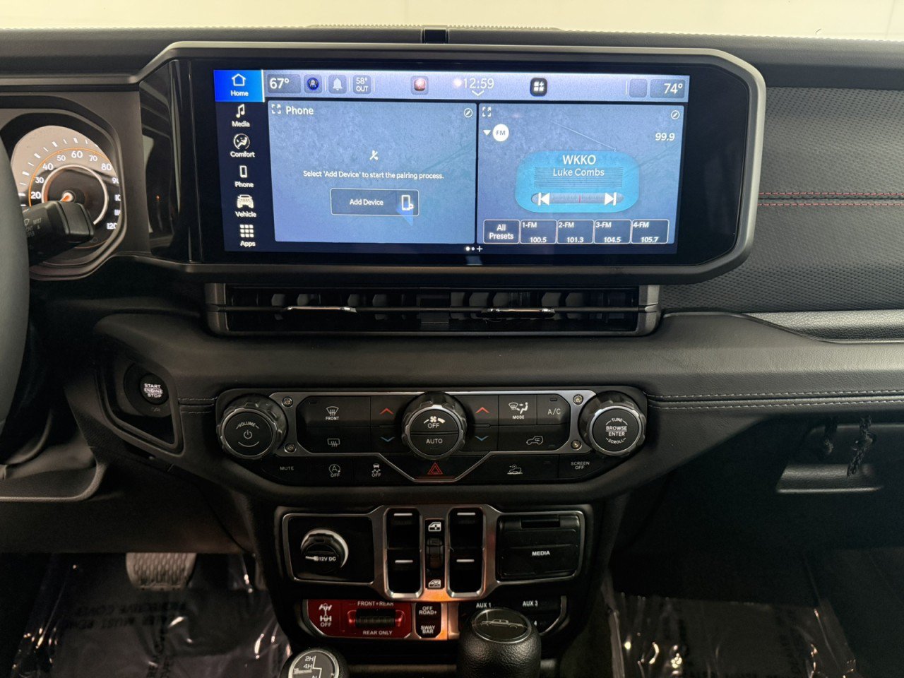 Used 2026 Jeep Gladiator Rubicon AWD/4WD image 18