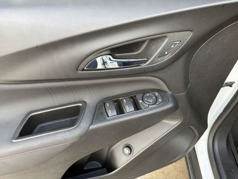 Certified 2022 Chevrolet Equinox RS w/ Infotainment Package image 15