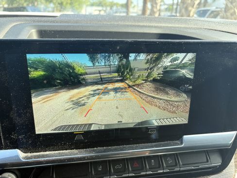 Used 2024 Chevrolet Silverado 2500 LT image 8