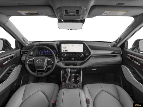 New 2026 Toyota Highlander Platinum image 4