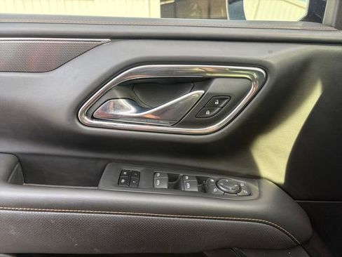 Used 2023 GMC Yukon AT4 w/ AT4 Premium Package AWD/4WD image 4