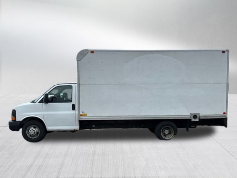 Used 2011 Chevrolet Express 3500 Extended RWD image 4