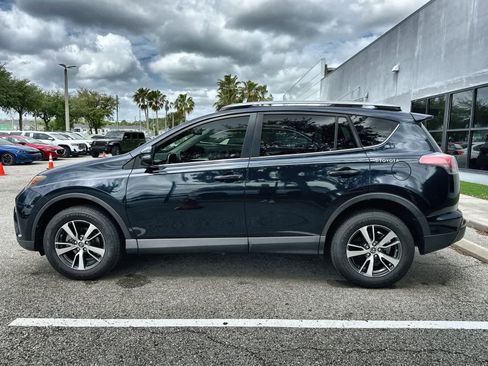Used 2018 Toyota RAV4 XLE image 5