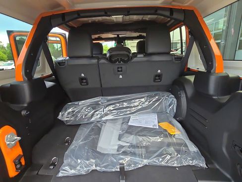 New 2026 Jeep Wrangler Unlimited Rubicon AWD/4WD image 13