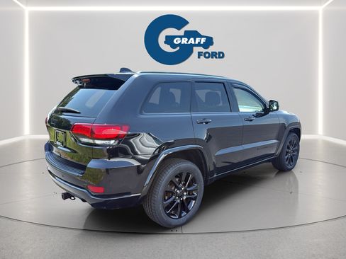 Used 2021 Jeep Grand Cherokee Laredo X AWD/4WD image 7