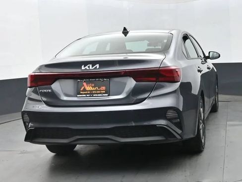 Used 2023 Kia Forte LXS FWD image 8
