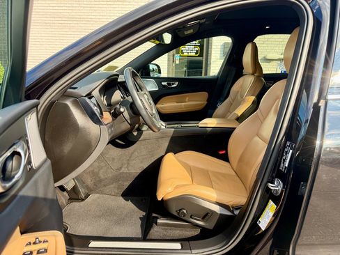 Used 2022 Volvo XC60 B5 Inscription w/ Climate Package AWD/4WD image 16