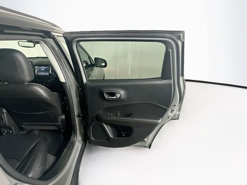 Used 2019 Jeep Compass Limited FWD image 27