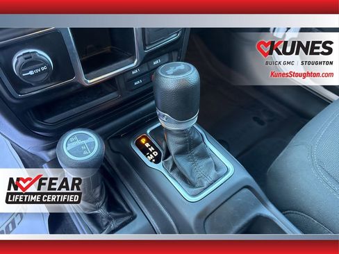 Used 2022 Jeep Wrangler Unlimited Sport AWD/4WD image 34