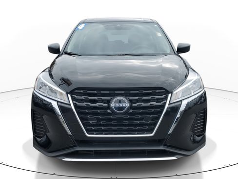 Used 2024 Nissan Kicks S image 2