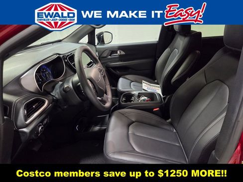 New 2026 Chrysler Pacifica Select FWD image 7