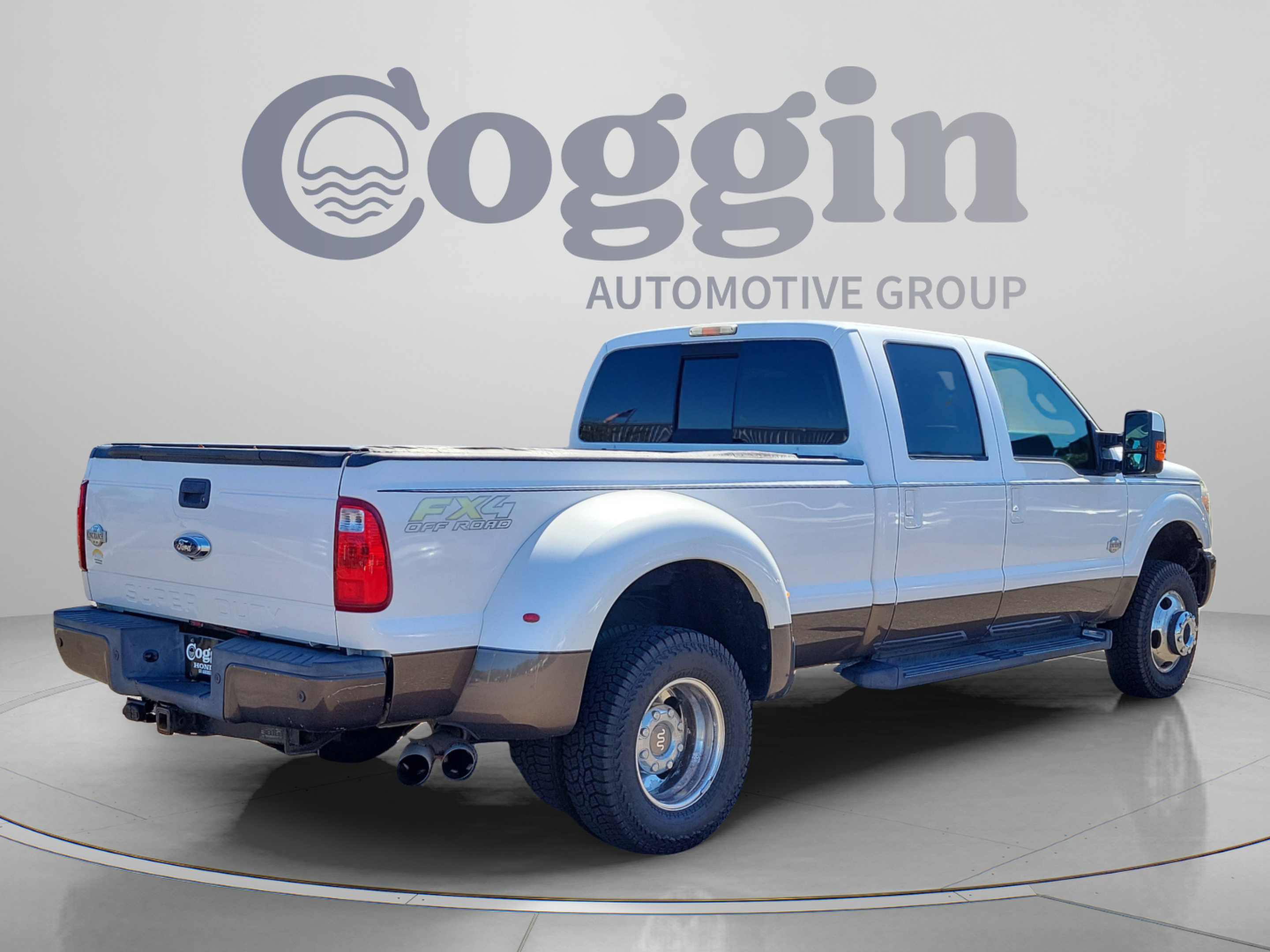 Used 2015 Ford F350 King Ranch w/ FX4 Off-Road Package AWD/4WD image 5