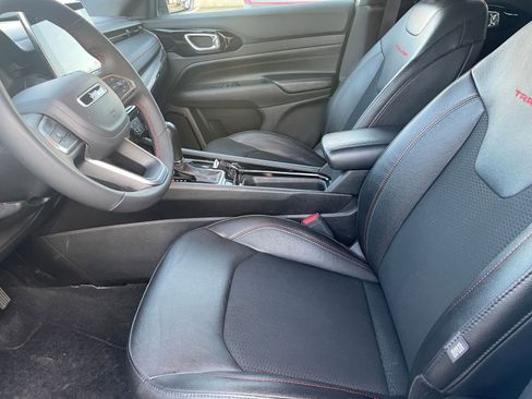 Used 2025 Jeep Compass Trailhawk image 25