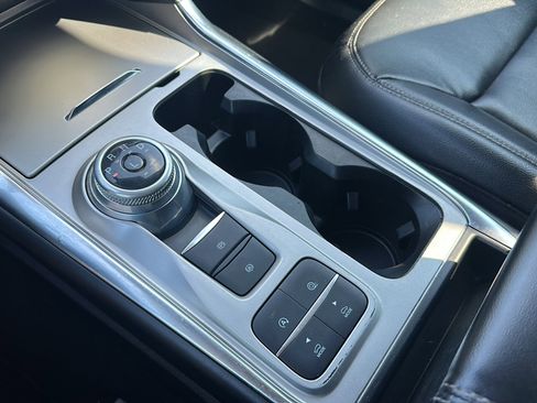 Used 2021 Ford Explorer XLT w/ Equipment Group 202A image 35