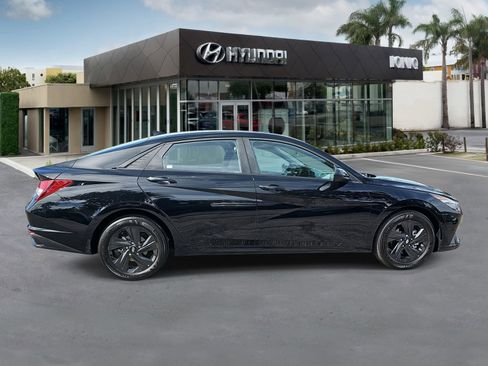 Certified 2023 Hyundai Elantra SEL image 2