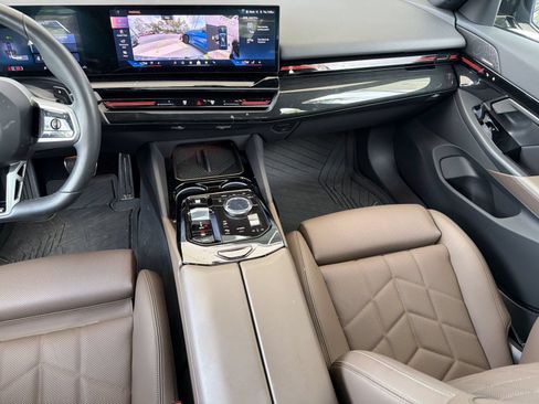 Used 2026 BMW 530i w/ M Sport Package RWD image 18
