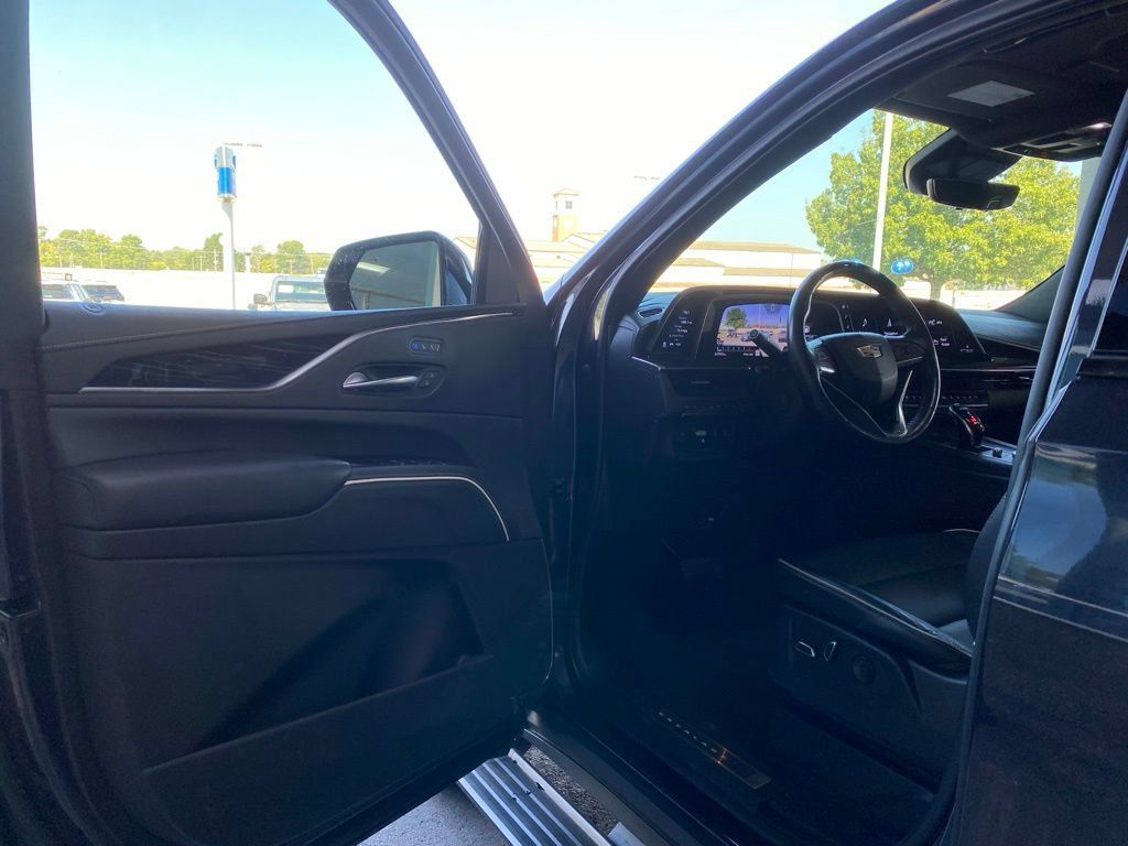 Used 2022 Cadillac Escalade Sport w/ Touring Package AWD/4WD image 11