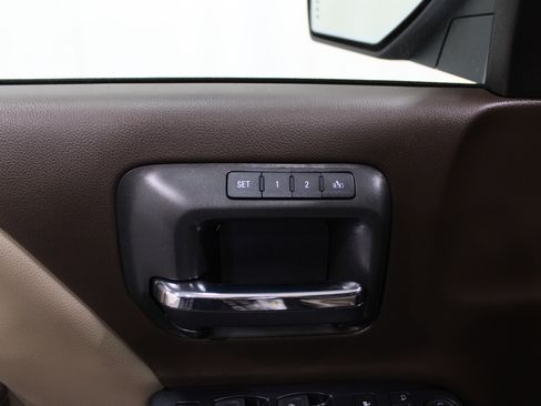 Used 2019 Chevrolet Silverado 2500 LTZ w/ LTZ Plus Package image 9