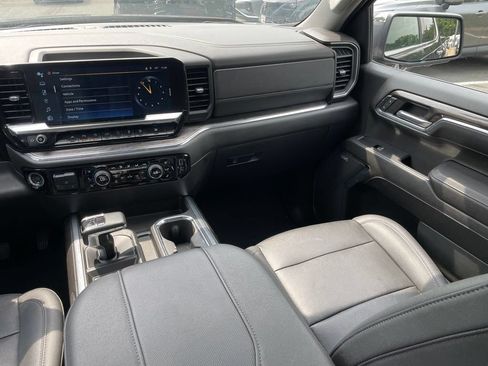 Used 2023 Chevrolet Silverado 1500 LTZ AWD/4WD image 9