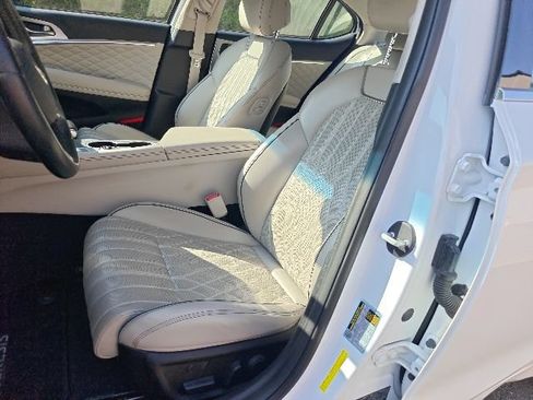 Used 2019 Genesis G70 2.0T Advanced w/ Prestige Package AWD/4WD image 9