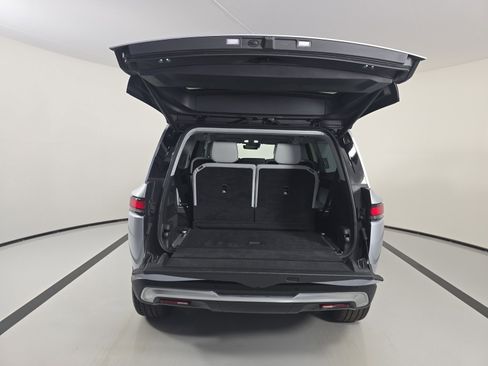 Used 2024 Rivian R1S Adventure AWD/4WD image 15