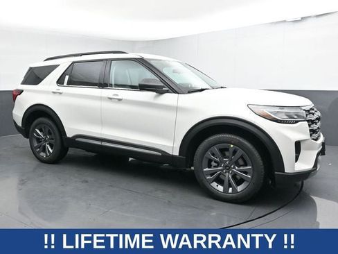 Used 2025 Ford Explorer Active w/ Active Comfort Package AWD/4WD image 2
