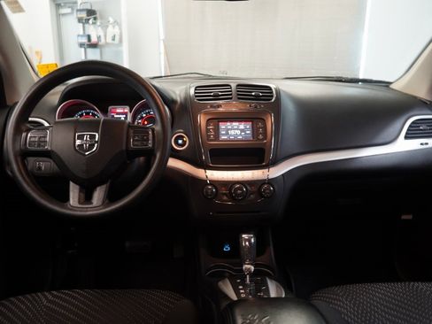 Used 2018 Dodge Journey SE image 9